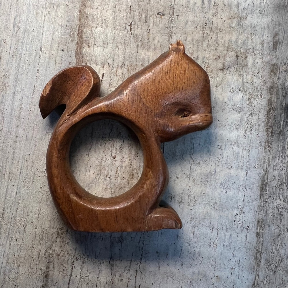 Vintage Brown Wood Squirrel Napkin Rings Set of 4 Rustic Cabin Decor OS